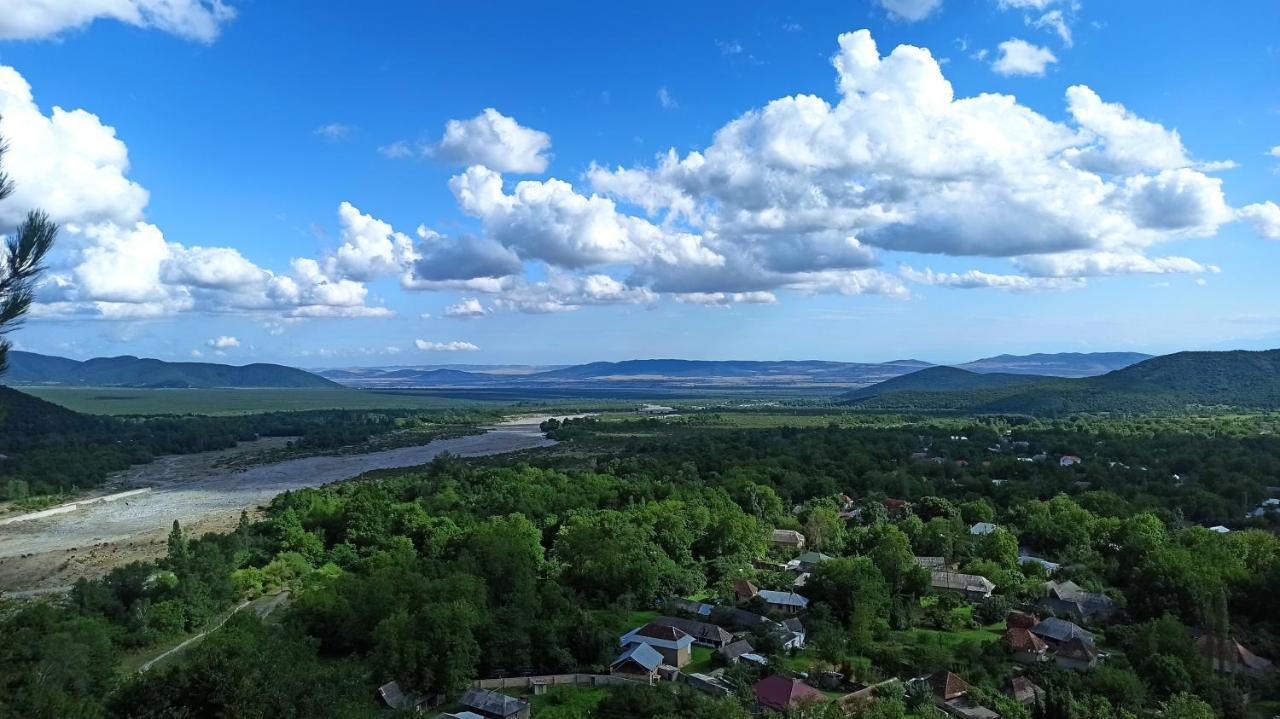 Kungut Hotel & Restaurant Şǝki Exteriör bild