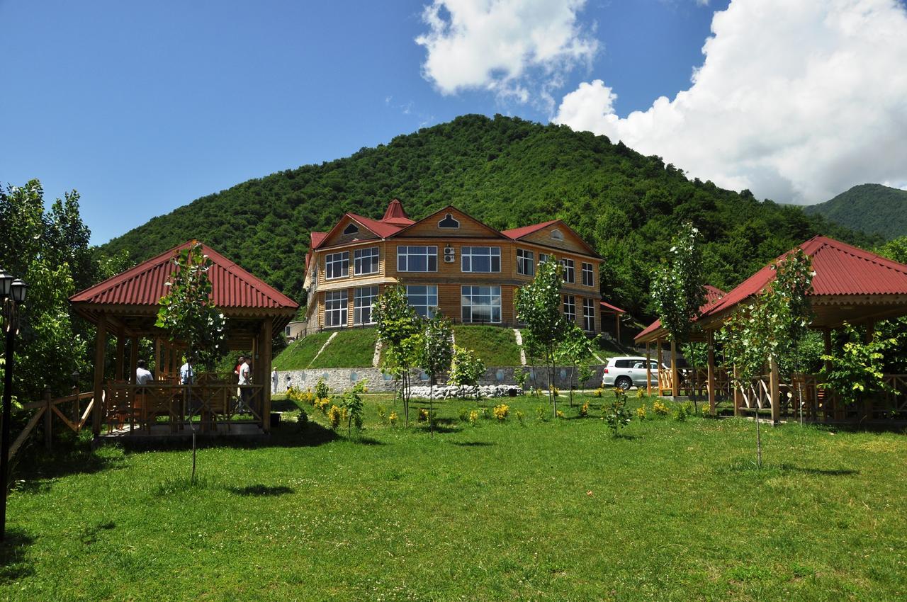 Kungut Hotel & Restaurant Şǝki Exteriör bild