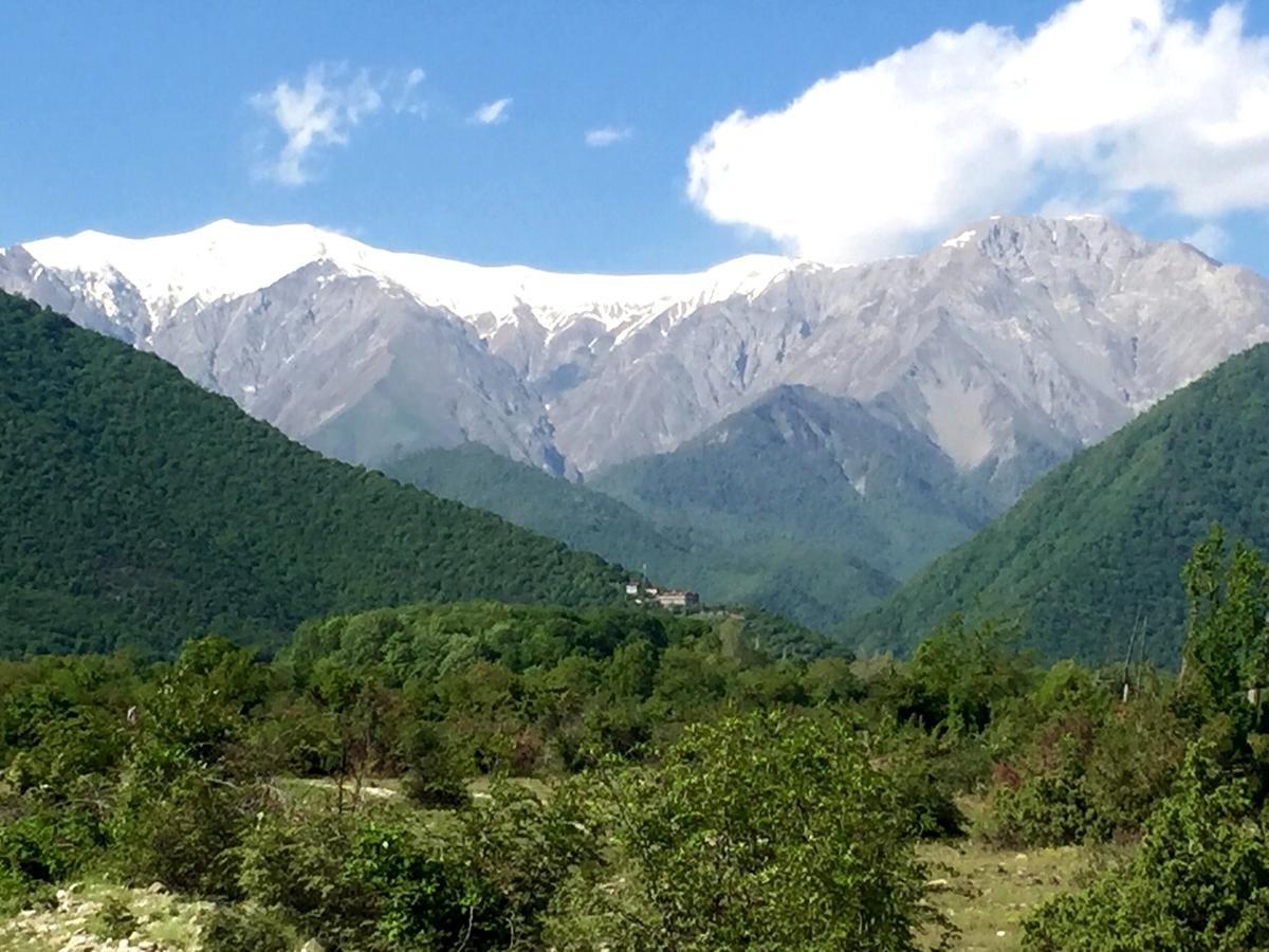 Kungut Hotel & Restaurant Şǝki Exteriör bild