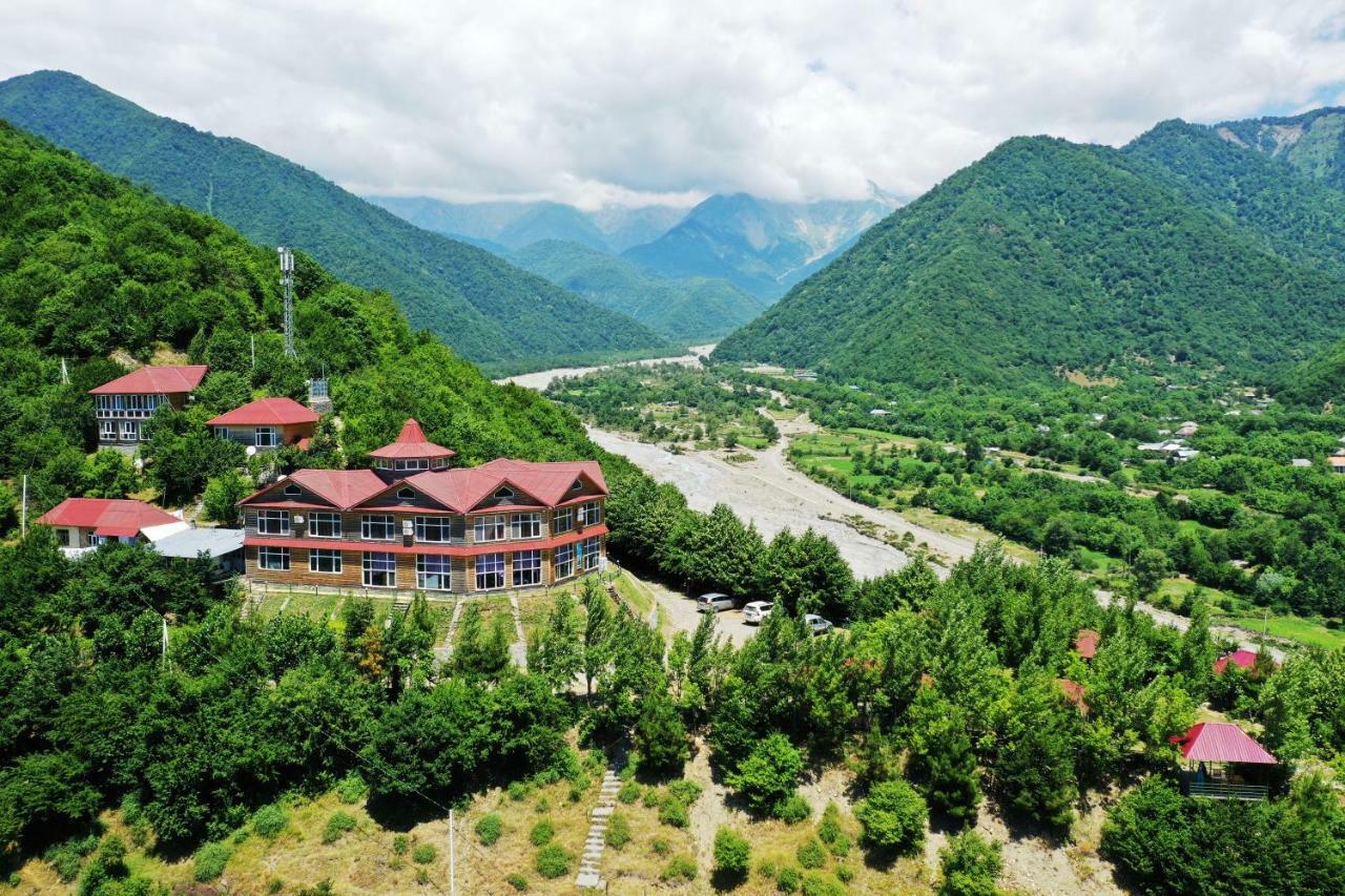 Kungut Hotel & Restaurant Şǝki Exteriör bild